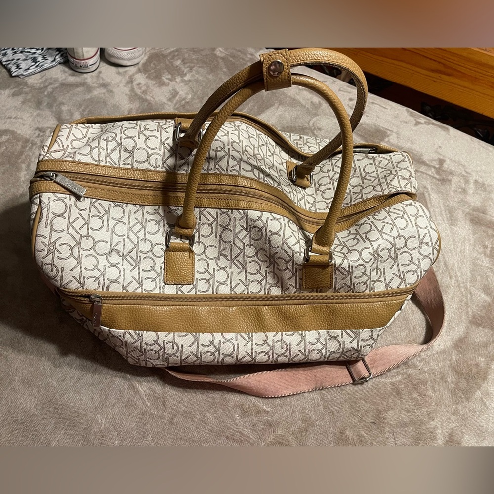 Calvin Klein Duffle Bag Color Brown and Cream